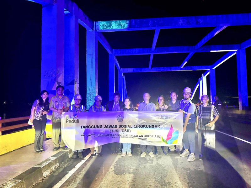 Dukung Pembangunan Daerah Kabupaten Kepulauan Sangihe, PLN Salurkan TJSL Penerangan Jalan Umum